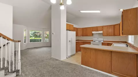 305 E Summerfield Loop, Hayden, ID 83835 photo 5