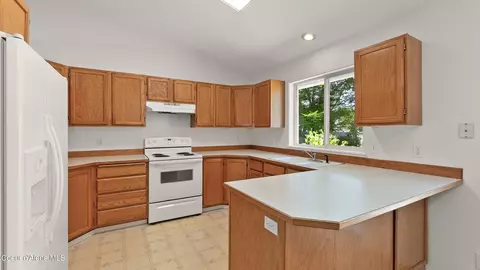 305 E Summerfield Loop, Hayden, ID 83835 photo 4