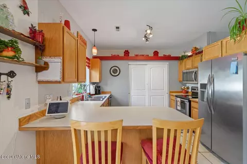 Kitchen - 1255 E Stockman Ave, Post Falls, ID 83854 photo 2 of 5