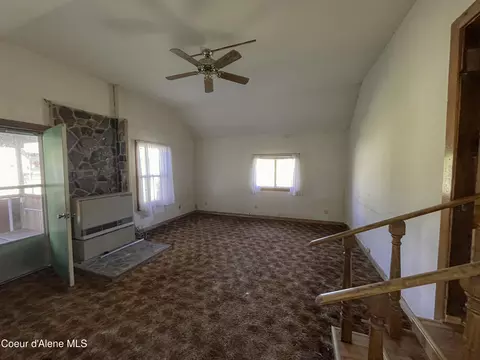 Living - 701 N Pine St, Clark Fork, ID 83811 photo 2 of 2