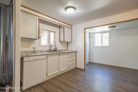 Kitchen - 469010 Us-95 #16, Sagle, ID 83860 photo 2 of 2