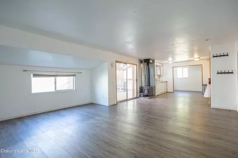Living - 469010 Us-95 #16, Sagle, ID 83860 photo 1 of 4