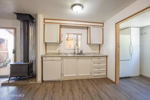 Kitchen - 469010 Us-95 #16, Sagle, ID 83860 photo 1 of 2