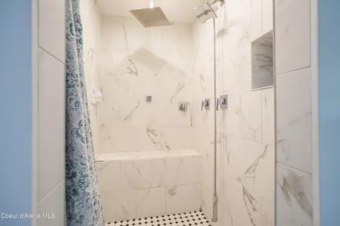 Bath - 469010 Us-95 #16, Sagle, ID 83860 photo 1 of 2