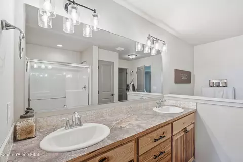 Bath - 873 E Allenby Ct, Post Falls, ID 83854 photo 1 of 3