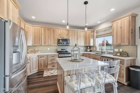 Kitchen - 873 E Allenby Ct, Post Falls, ID 83854 photo 2 of 4