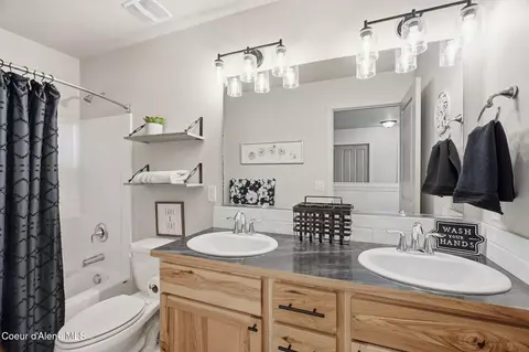 Bath - 873 E Allenby Ct, Post Falls, ID 83854 photo 3 of 3