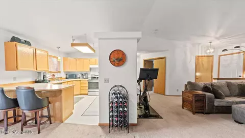 Entry Way - 2424 E Woodcrest Dr, Post Falls, ID 83854 photo 2 of 3