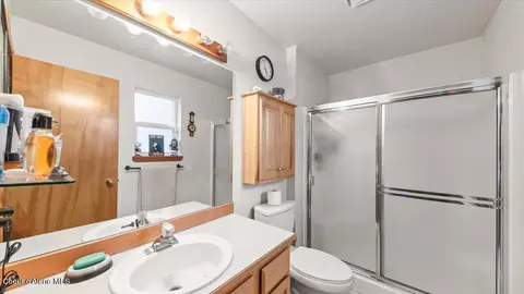 Bath - 2424 E Woodcrest Dr, Post Falls, ID 83854 photo 1 of 2