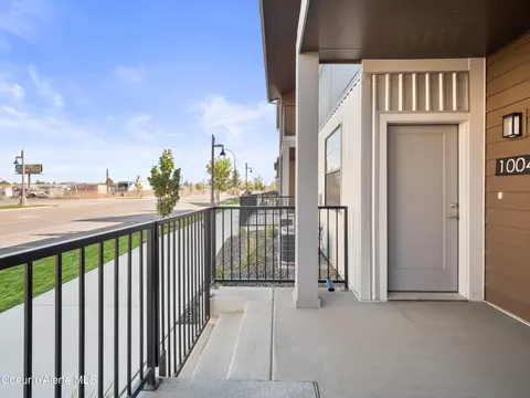 1006 E 4th Ave, Post Falls, ID 83854 photo 2