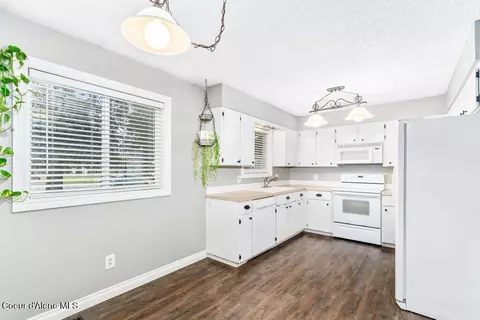 Kitchen - 1572 E Velora Dr, Post Falls, ID 83854 photo 1 of 3