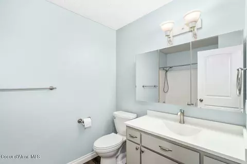 Bath - 1572 E Velora Dr, Post Falls, ID 83854 photo 1 of 2