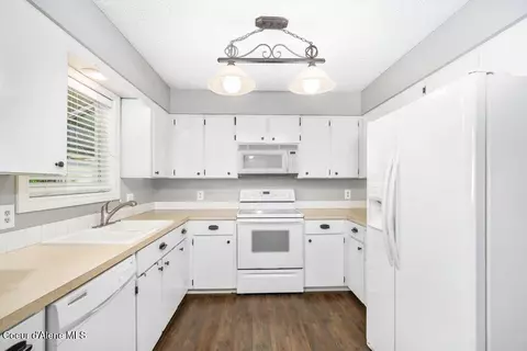 Kitchen - 1572 E Velora Dr, Post Falls, ID 83854 photo 3 of 3