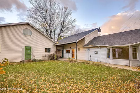 Exterior - 10 Lewiston Ave, Pinehurst, ID 83850 photo 9 of 10