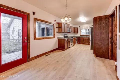 Kitchen - 10 Lewiston Ave, Pinehurst, ID 83850 photo 1 of 2