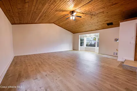 Living - 10 Lewiston Ave, Pinehurst, ID 83850 photo 3 of 3