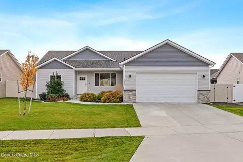 6686 W Harmony St, Rathdrum, ID 83858