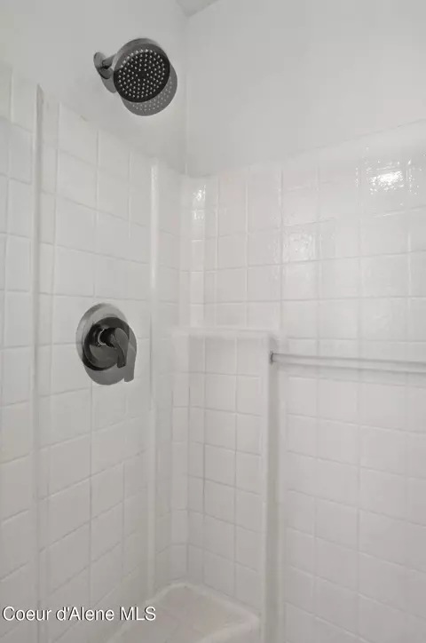 Bath - 5214 E Twila Ct, Post Falls, ID 83854 photo 6 of 10