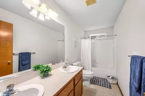 Bath - 4759 E Mossberg Cir, Post Falls, ID 83854 photo 2 of 2