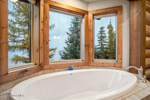 Bath - 867 E Pine Ridge Dr, Harrison, ID 83833 photo 6 of 10