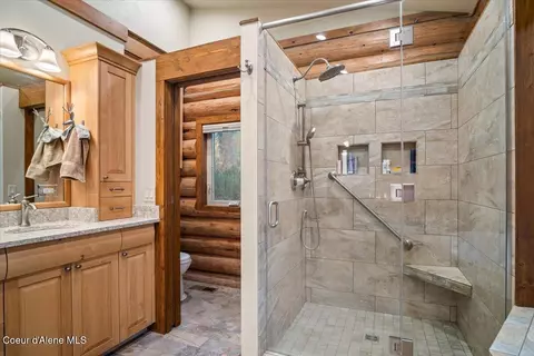 Bath - 867 E Pine Ridge Dr, Harrison, ID 83833 photo 4 of 10