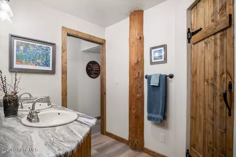 Bath - 867 E Pine Ridge Dr, Harrison, ID 83833 photo 9 of 10