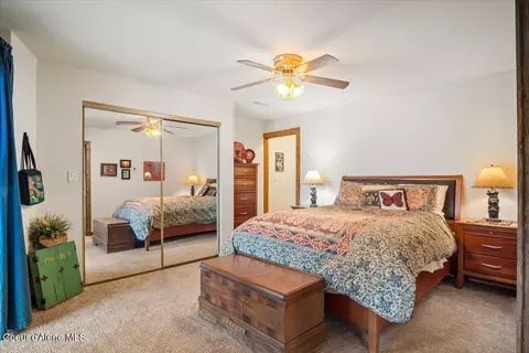 Bedroom - 867 E Pine Ridge Dr, Harrison, ID 83833 photo 5 of 6