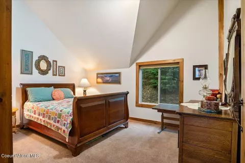 Bedroom - 867 E Pine Ridge Dr, Harrison, ID 83833 photo 3 of 6