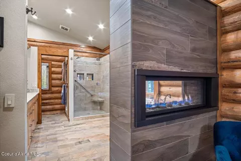 Bath - 867 E Pine Ridge Dr, Harrison, ID 83833 photo 1 of 10