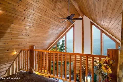 Entry Way - 867 E Pine Ridge Dr, Harrison, ID 83833 photo 3 of 5