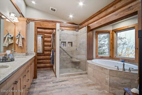 Bath - 867 E Pine Ridge Dr, Harrison, ID 83833 photo 2 of 10