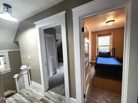 Entry Way - 422 High St, Wallace, ID 83873 photo 3 of 3