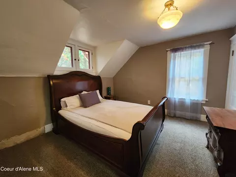 Bedroom - 422 High St, Wallace, ID 83873 photo 2 of 3