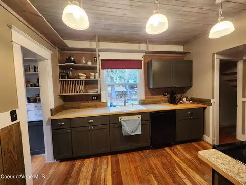 Kitchen - 422 High St, Wallace, ID 83873 photo 3 of 3