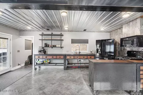 Kitchen - 411 Pine St, Mullan, ID 83846 photo 1 of 3