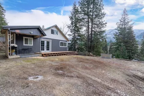 Exterior - 411 Pine St, Mullan, ID 83846 photo 3 of 4