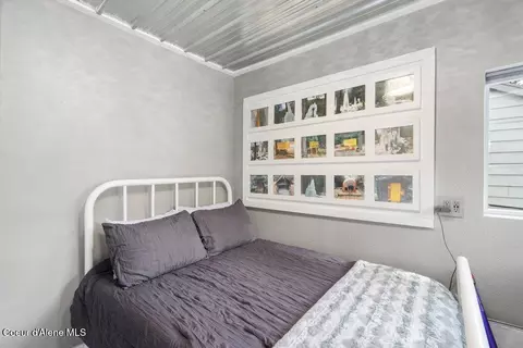 Bedroom - 411 Pine St, Mullan, ID 83846 photo 4 of 5