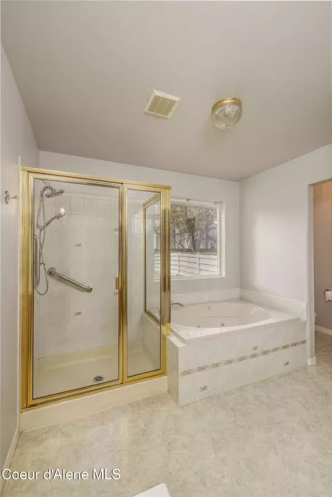 Bath - 706 S Osprey Dr, Post Falls, ID 83854 photo 2 of 4