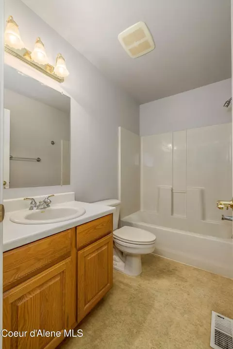 Bath - 706 S Osprey Dr, Post Falls, ID 83854 photo 4 of 4