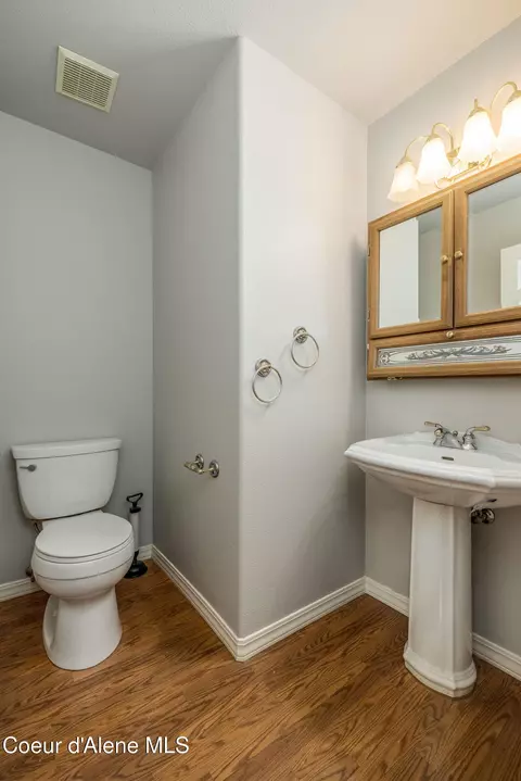 Bath - 706 S Osprey Dr, Post Falls, ID 83854 photo 3 of 4
