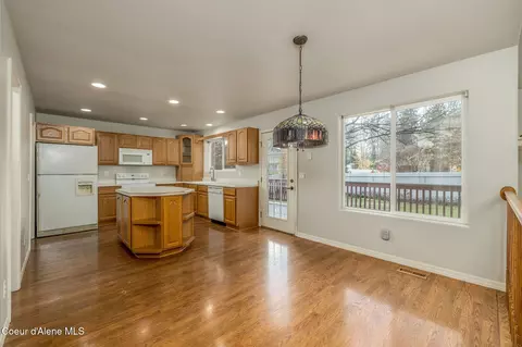 Kitchen - 706 S Osprey Dr, Post Falls, ID 83854 photo 1 of 4