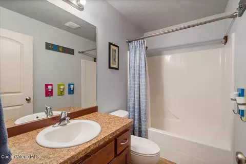 Bath - 3226 N Durrow Loop, Post Falls, ID 83854 photo 1 of 3