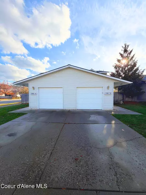 3740 E Jordan Dr, Post Falls, ID 83854 photo 2