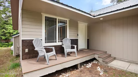 323 Highland St, Coolin, ID 83821