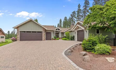 9925 N Country Club Dr, Hayden Lake, ID 83835