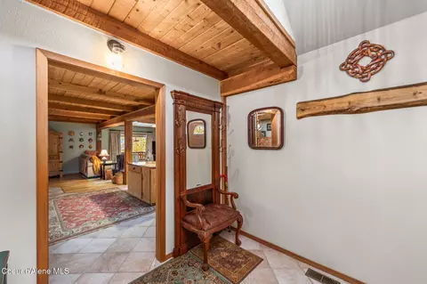 Entry Way - 6584 E Burma Rd, Harrison, ID 83833 photo 1 of 2