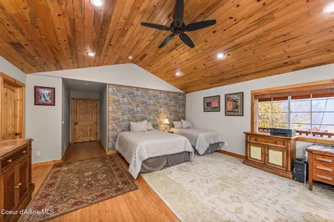 Bedroom - 6584 E Burma Rd, Harrison, ID 83833 photo 4 of 8