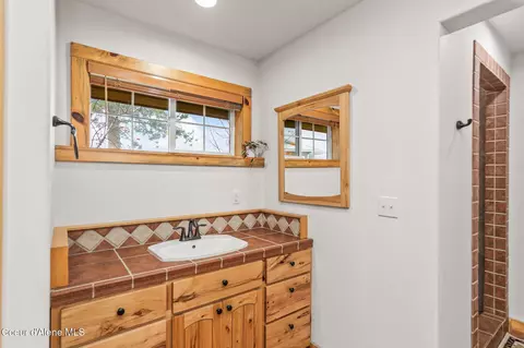 Bath - 6584 E Burma Rd, Harrison, ID 83833 photo 3 of 7