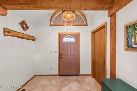 Entry Way - 6584 E Burma Rd, Harrison, ID 83833 photo 2 of 2