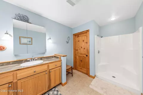 Bath - 6584 E Burma Rd, Harrison, ID 83833 photo 7 of 7
